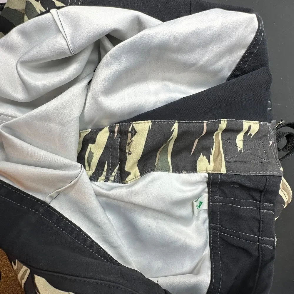 LRG® [Lifted Research Group] Mens TIGER Camo/Orange Logo – Board Shorts